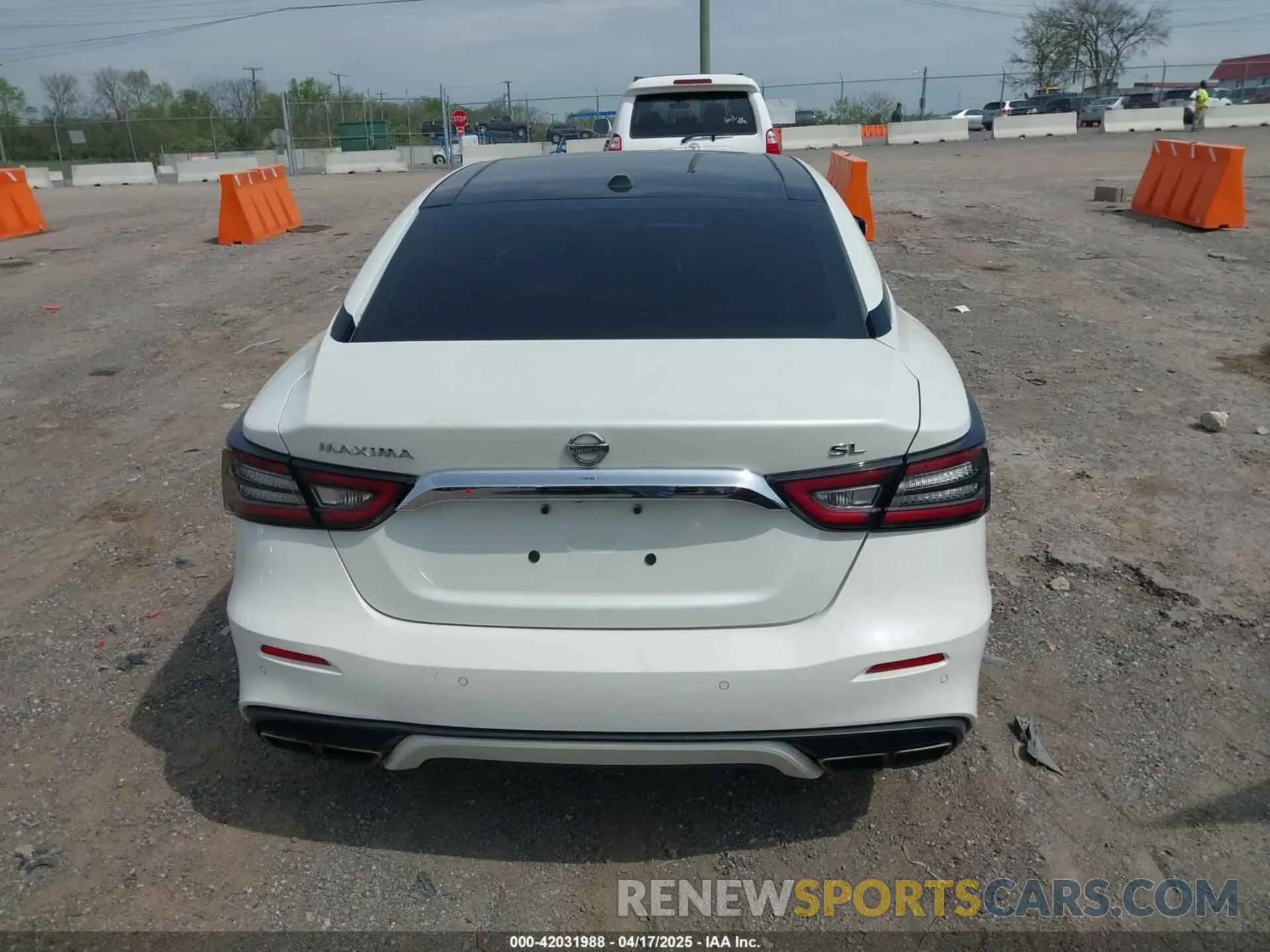 16 fotografías del automóvil dañado 1N4AA6DV2LC380011 NISSAN MAXIMA 2020