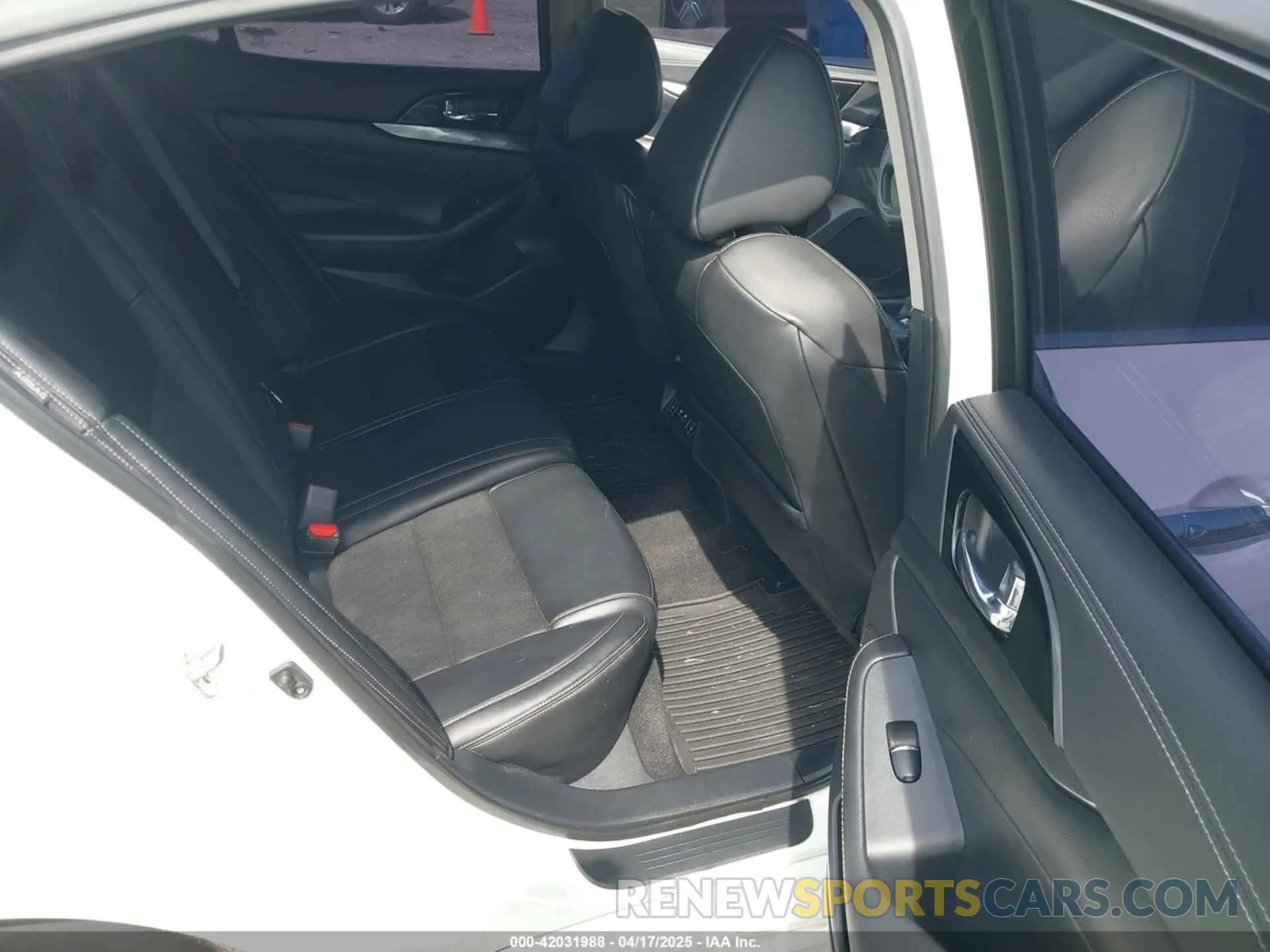 8 fotografías del automóvil dañado 1N4AA6DV2LC380011 NISSAN MAXIMA 2020