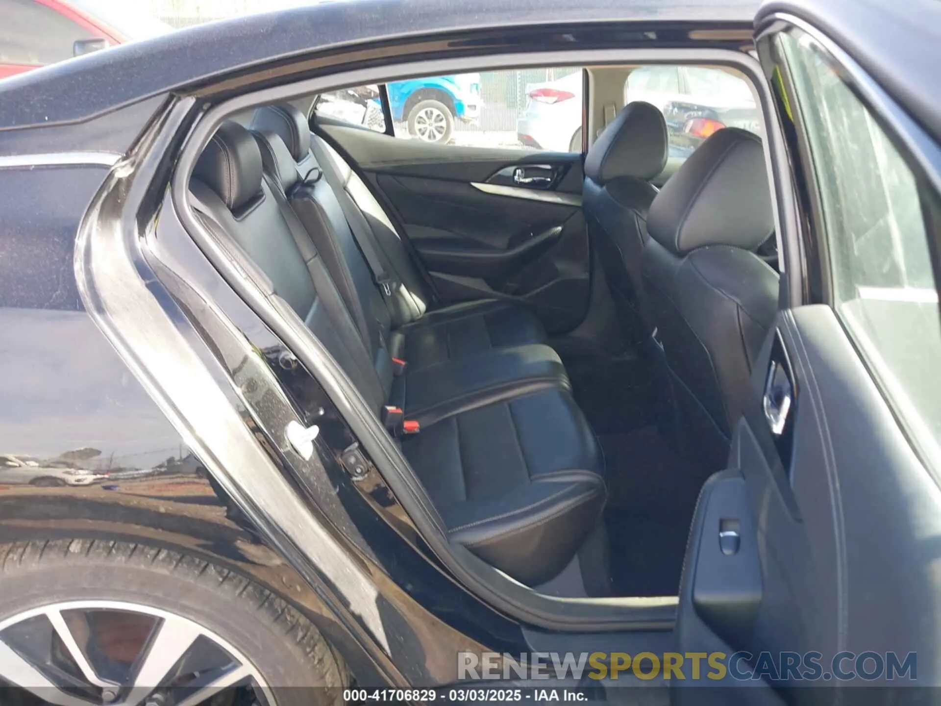 8 fotografías del automóvil dañado 1N4AA6CV5MC513640 NISSAN MAXIMA 2021