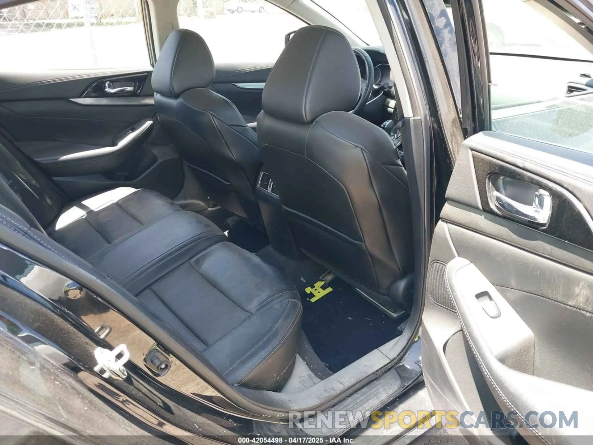 8 fotografías del automóvil dañado 1N4AA6CV8MC515334 NISSAN MAXIMA 2021