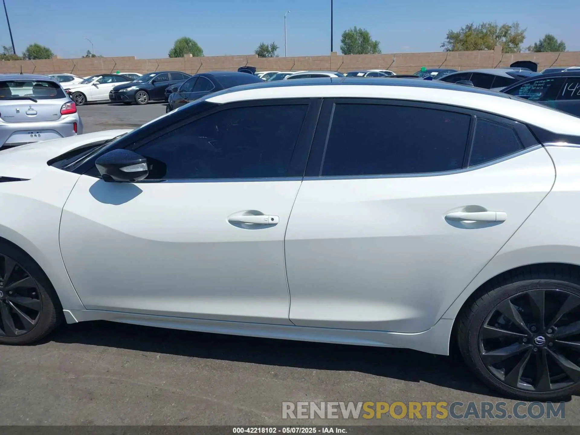 14 fotografías del automóvil dañado 1N4AA6EV4MC515490 NISSAN MAXIMA 2021