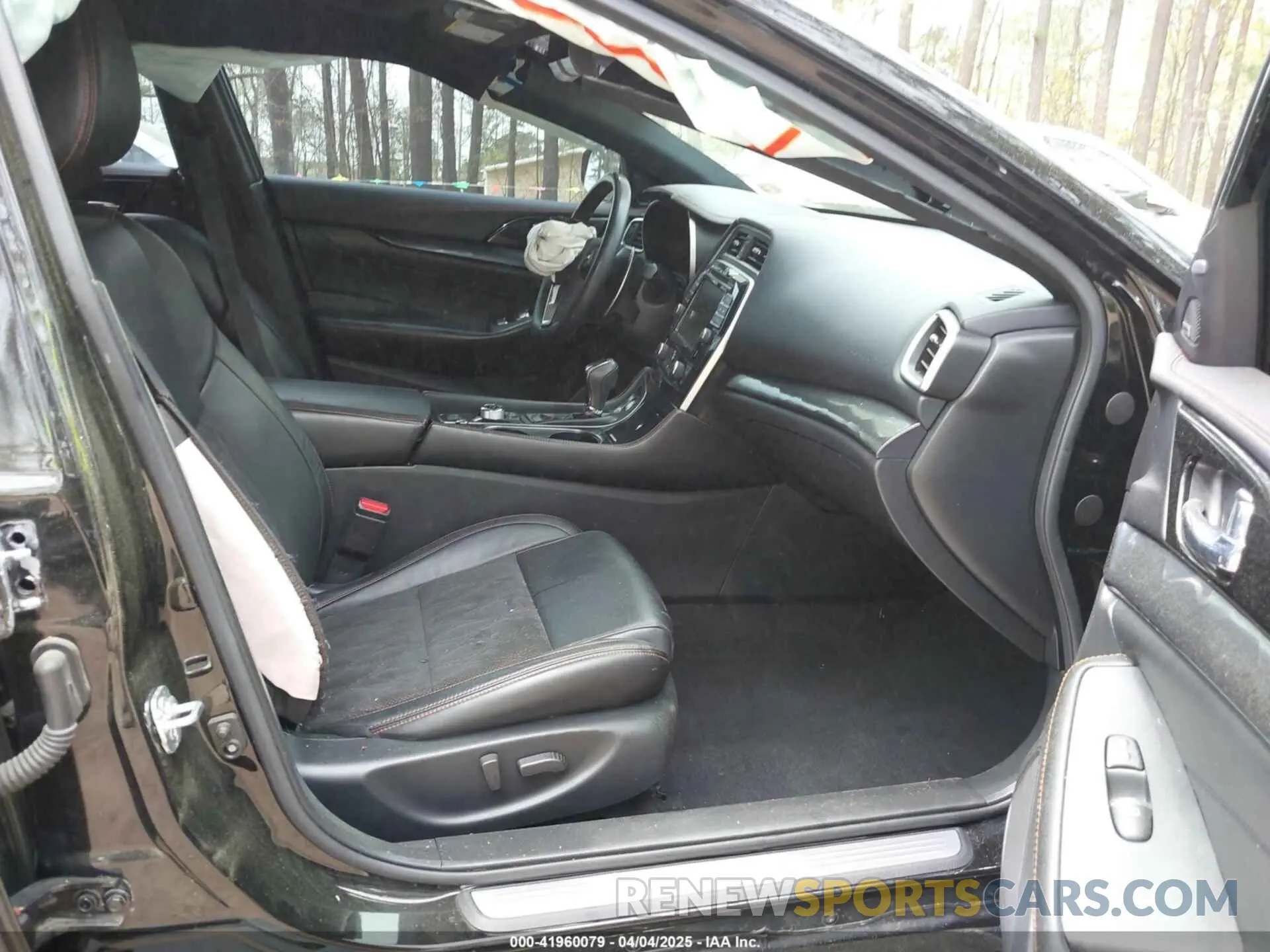 5 fotografías del automóvil dañado 1N4AA6EV6MC501848 NISSAN MAXIMA 2021