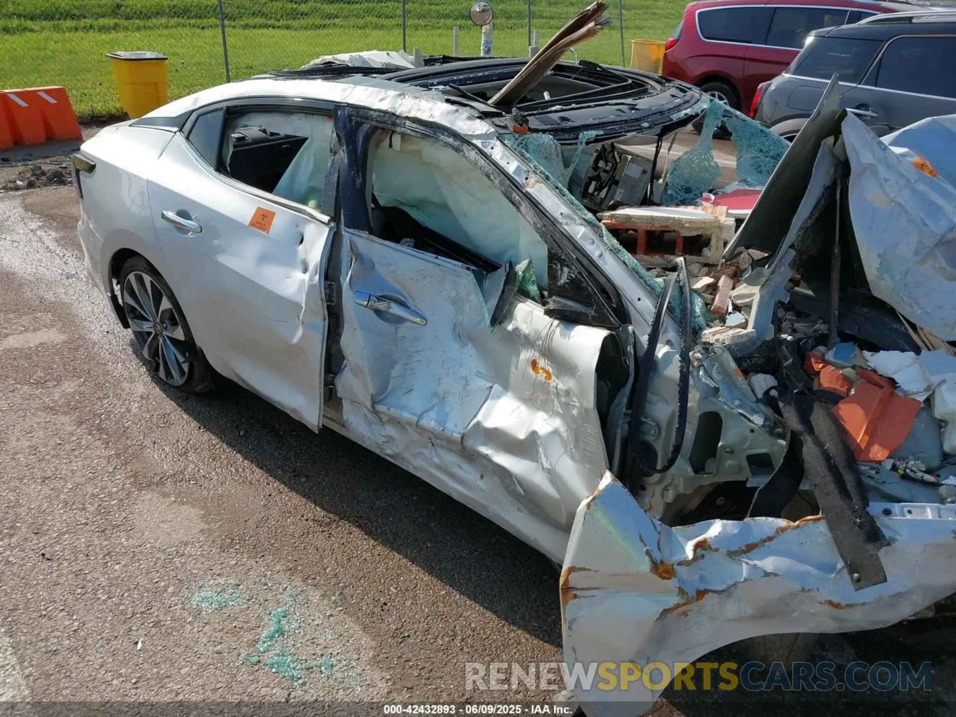 11 fotografías del automóvil dañado 1N4AA6FV6MC505767 NISSAN MAXIMA 2021