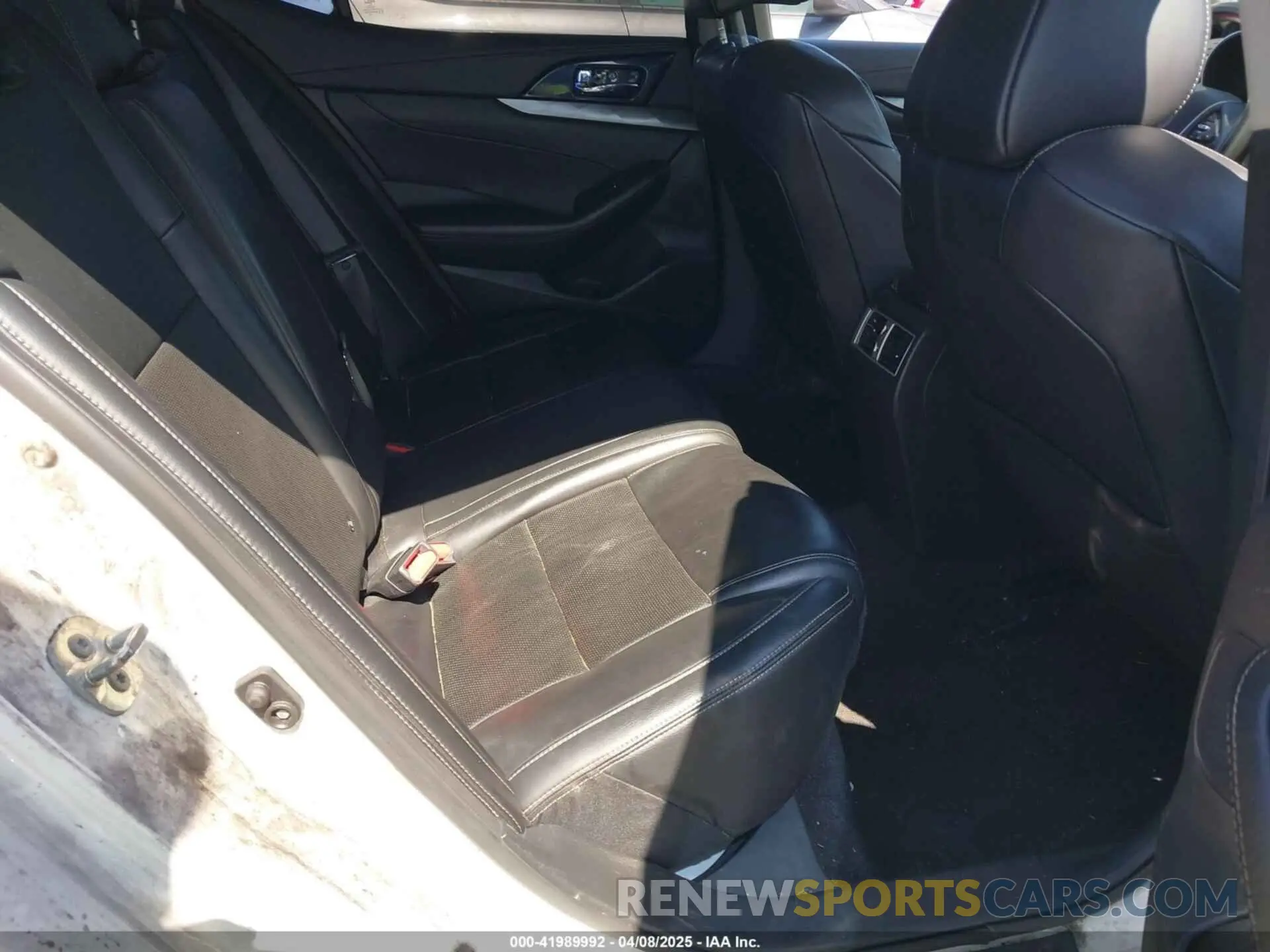 8 fotografías del automóvil dañado 1N4AA6CV5NC504051 NISSAN MAXIMA 2022