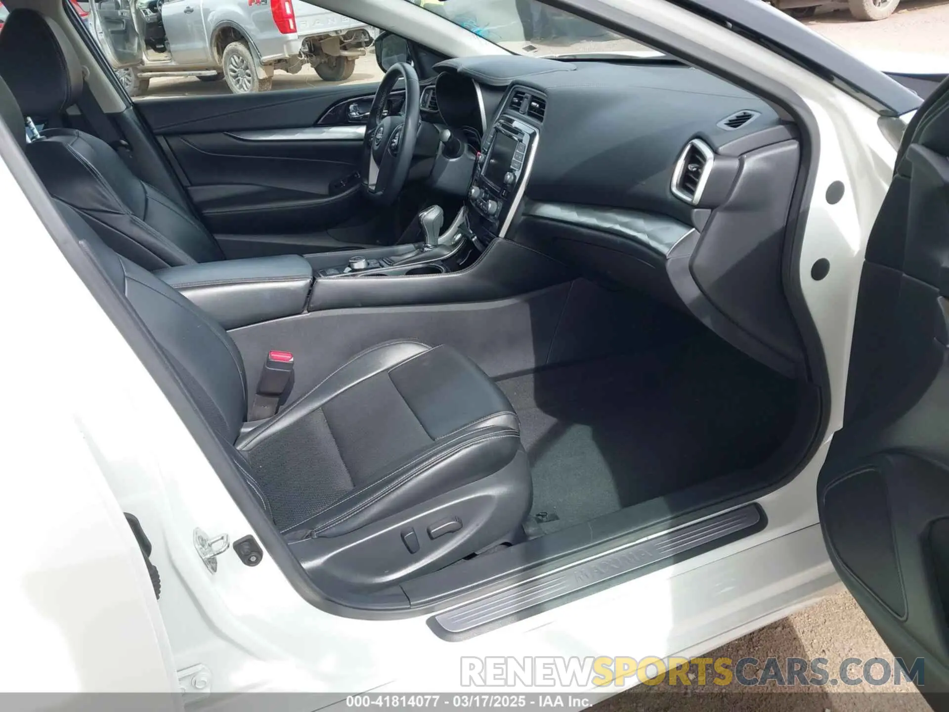 5 fotografías del automóvil dañado 1N4AA6CV2PC509307 NISSAN MAXIMA 2023