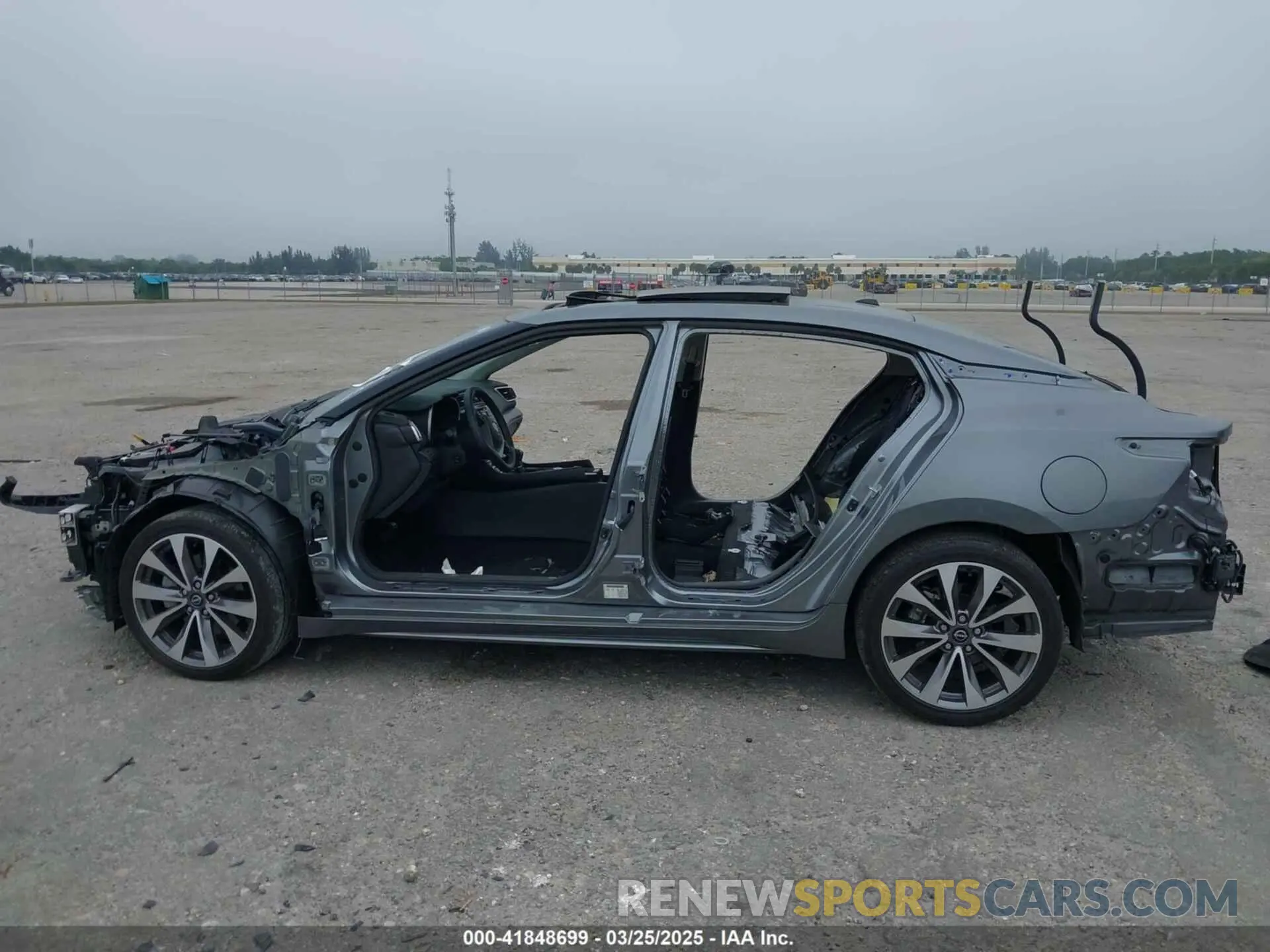 13 fotografías del automóvil dañado 1N4AA6FV2PC506645 NISSAN MAXIMA 2023