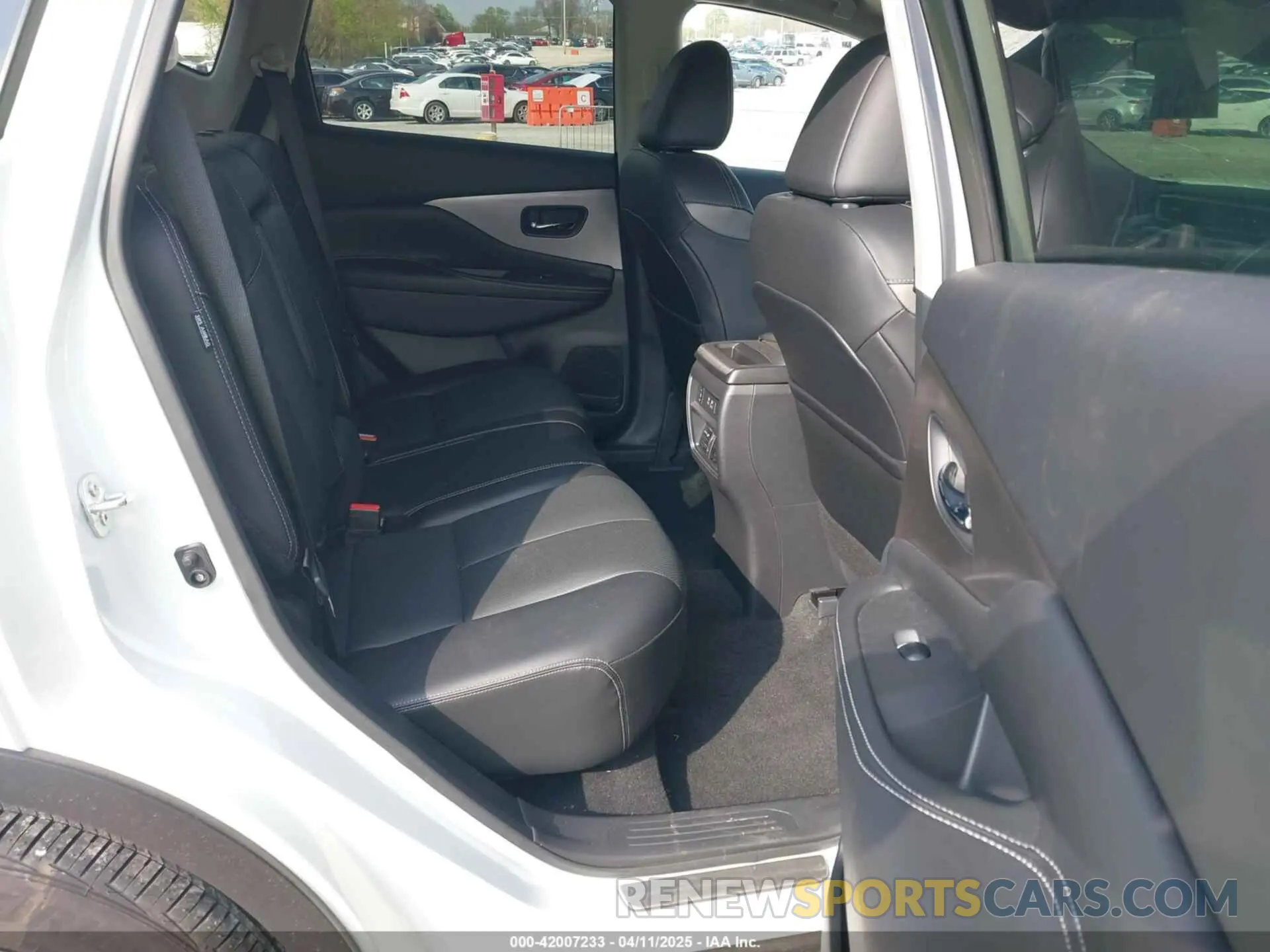 8 fotografías del automóvil dañado 5N1AZ2CS9RC119014 NISSAN MURANO 2024