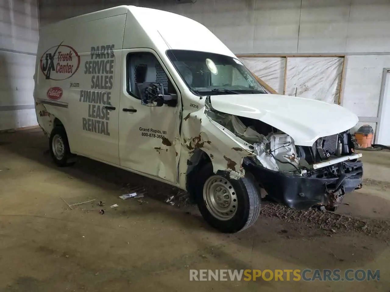 4 fotografías del automóvil dañado 1N6BF0LY4KN808217 NISSAN NV 2019