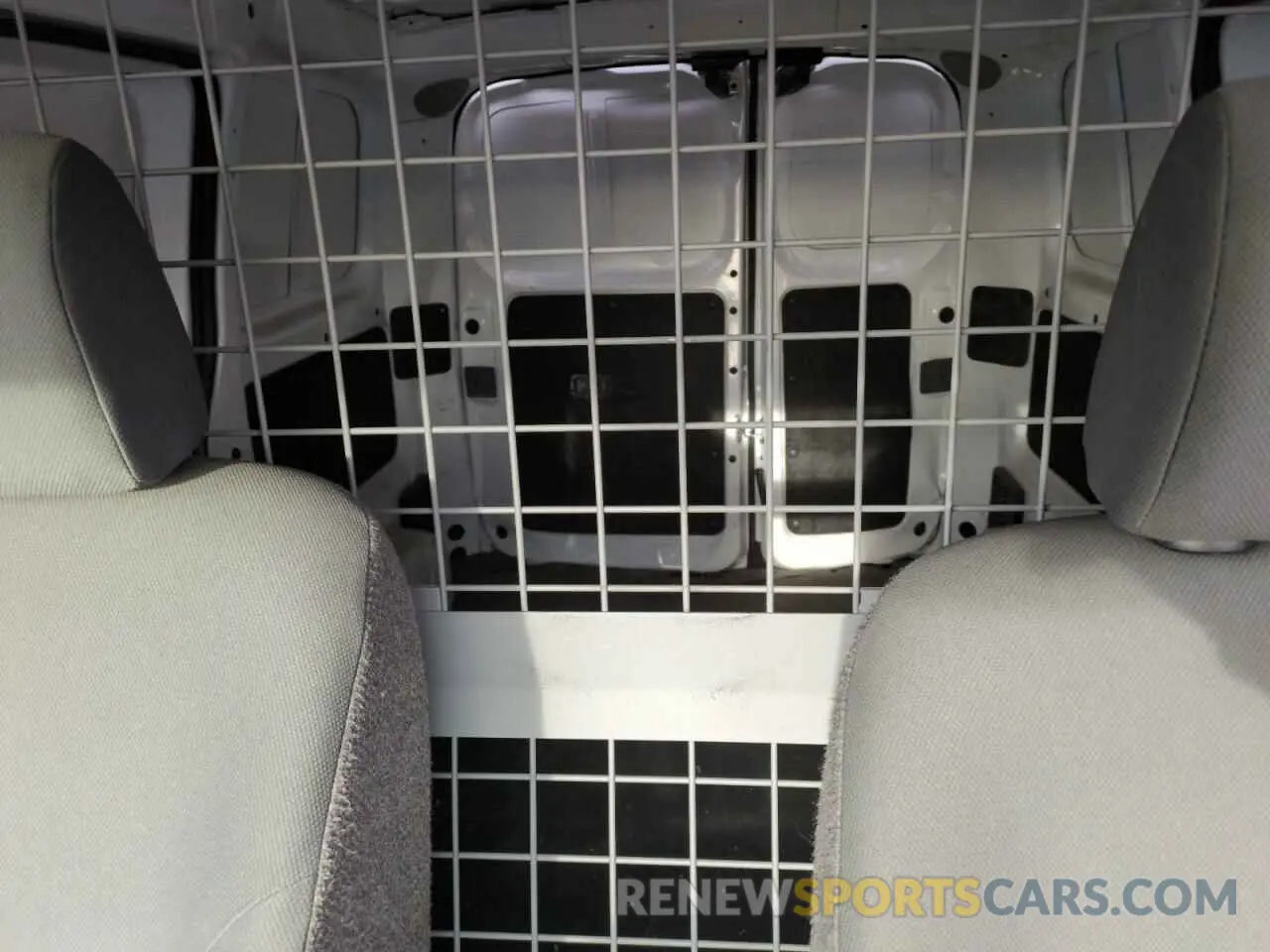 10 fotografías del automóvil dañado 3N6CM0KN0KK695616 NISSAN NV 2019