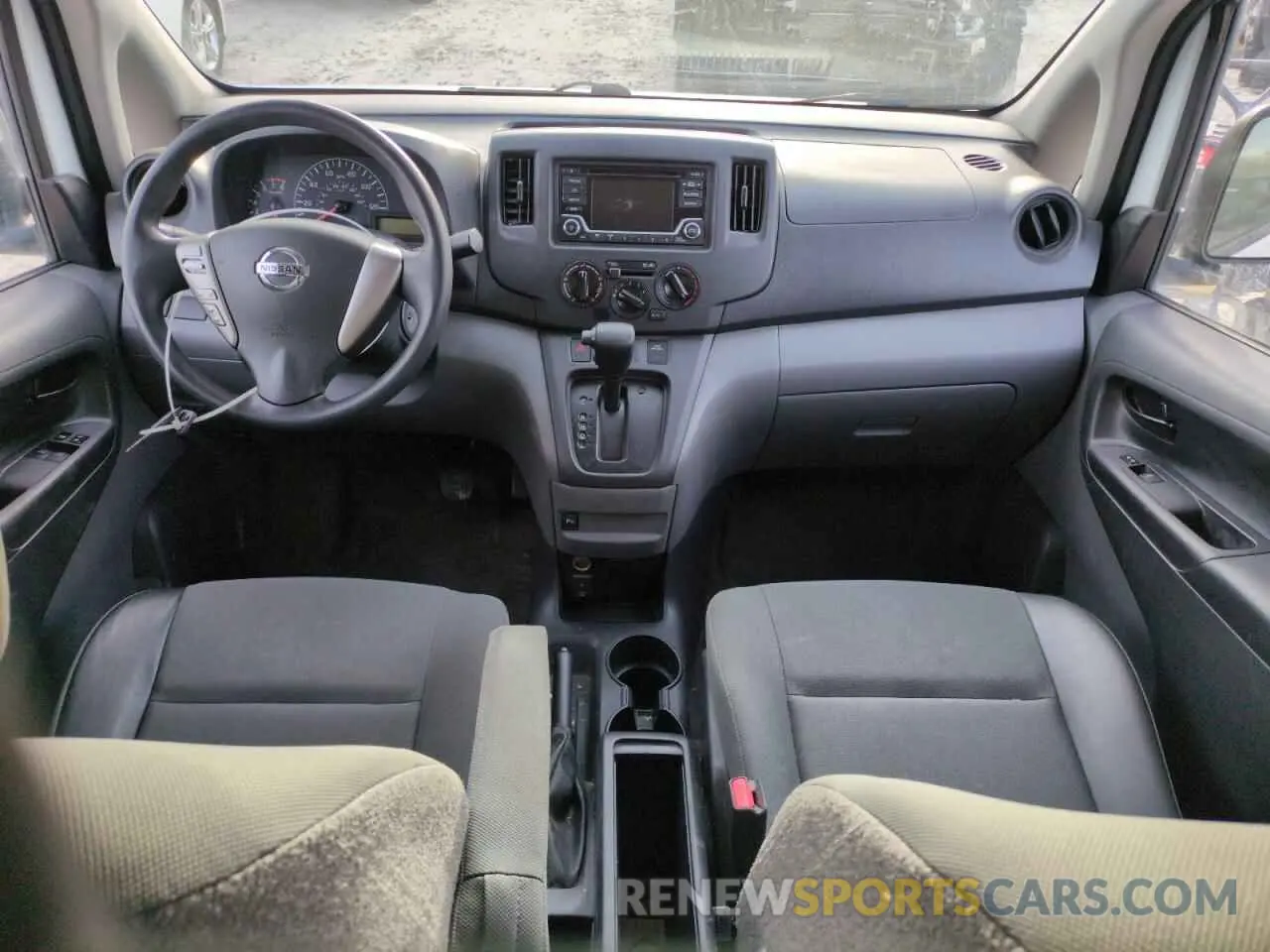 8 fotografías del automóvil dañado 3N6CM0KN0KK695616 NISSAN NV 2019