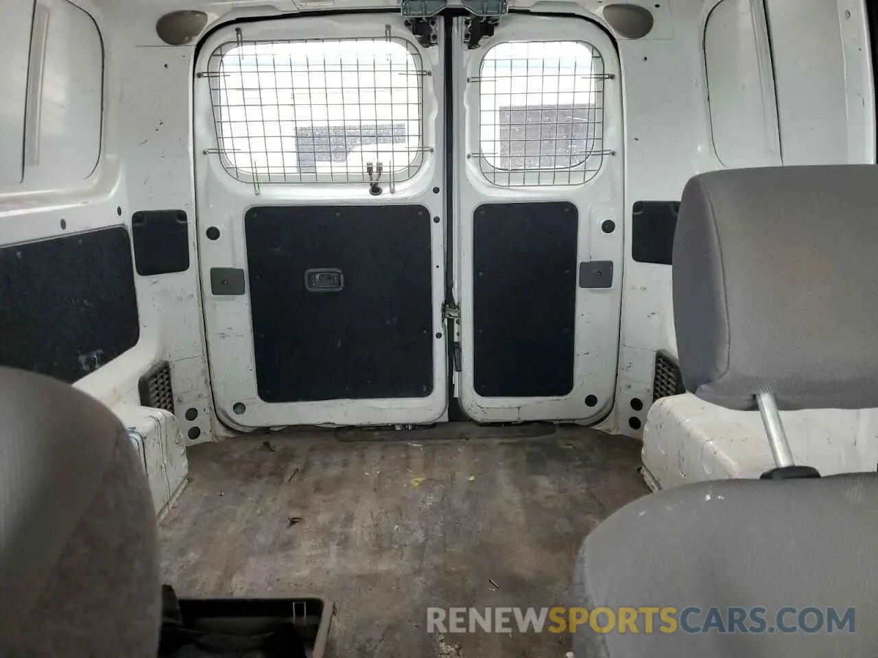 10 fotografías del automóvil dañado 3N6CM0KN1KK694992 NISSAN NV 2019