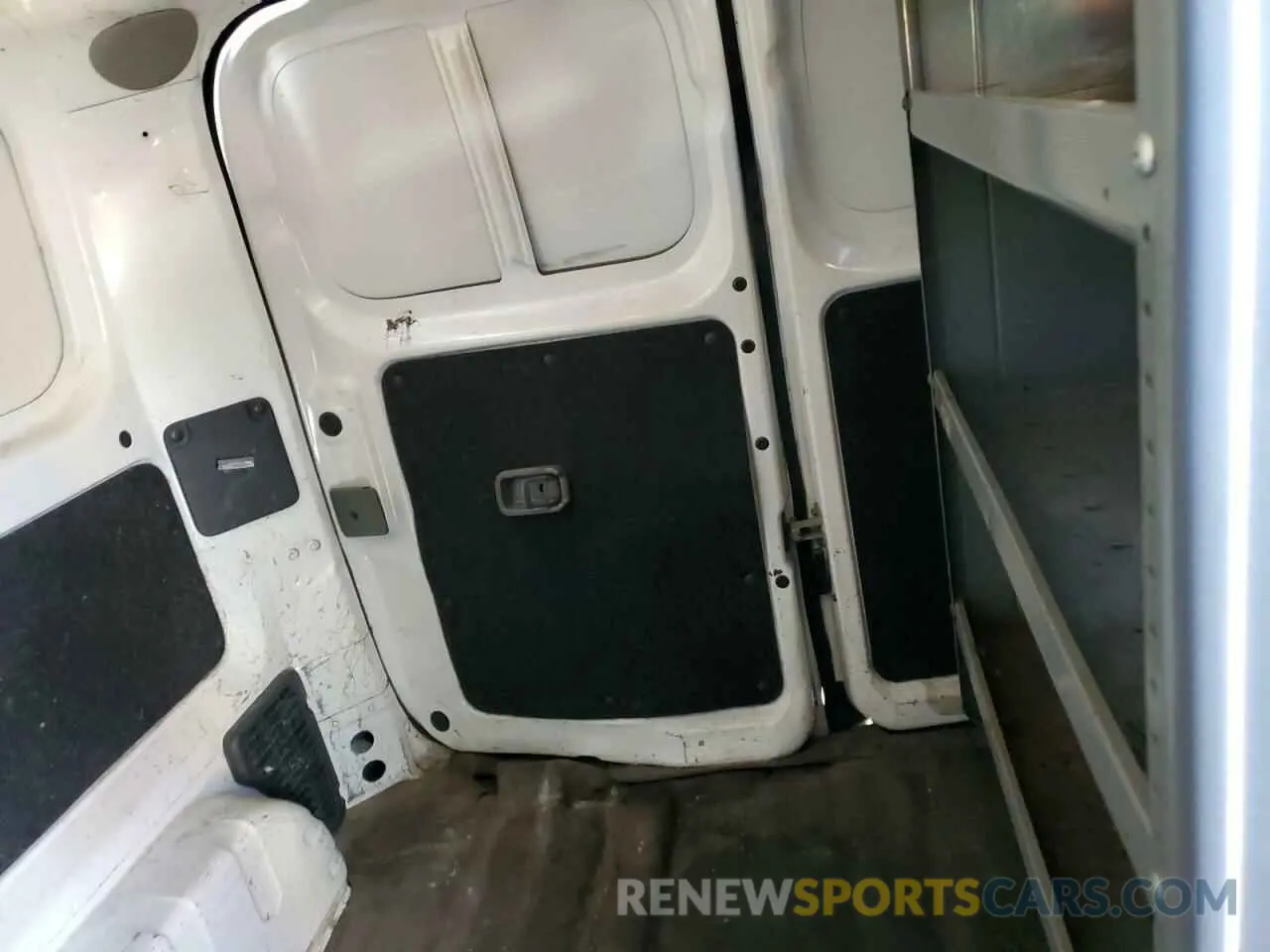 10 fotografías del automóvil dañado 3N6CM0KN4KK699944 NISSAN NV 2019