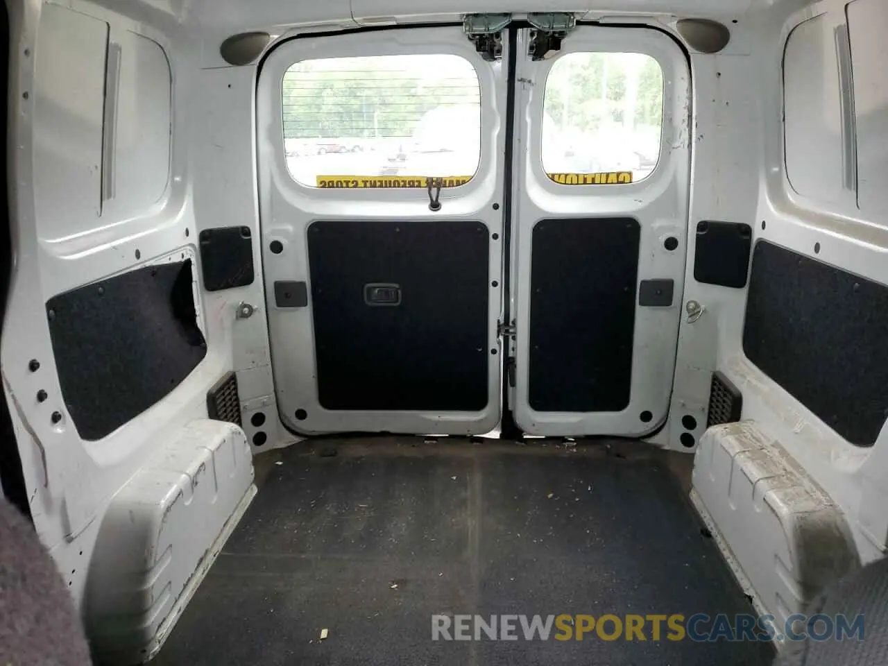 10 fotografías del automóvil dañado 3N6CM0KN5KK690444 NISSAN NV 2019