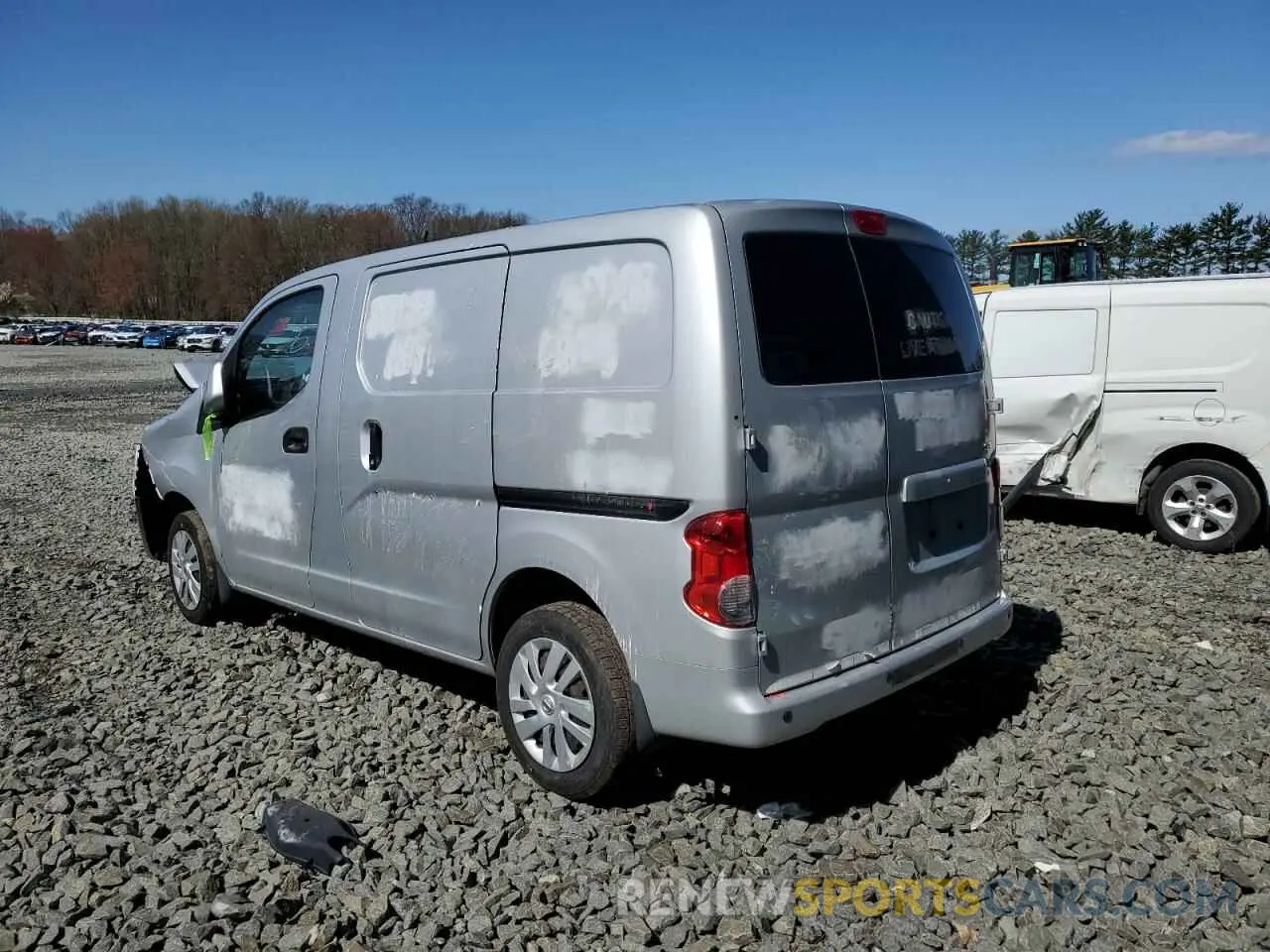2 fotografías del automóvil dañado 3N6CM0KN7KK694754 NISSAN NV 2019