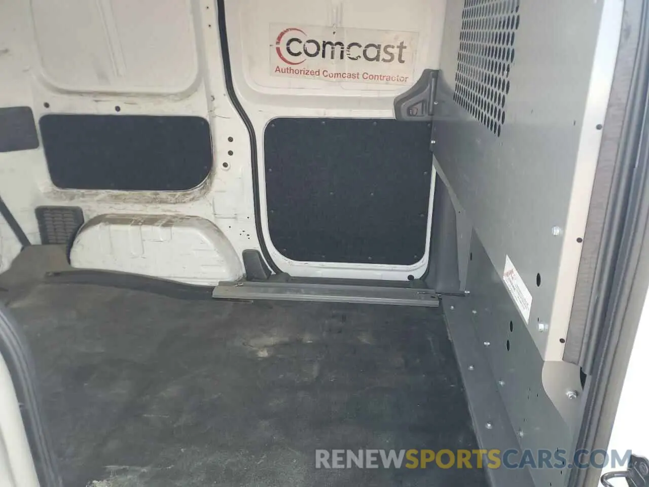 11 fotografías del automóvil dañado 3N6CM0KN8KK694150 NISSAN NV 2019