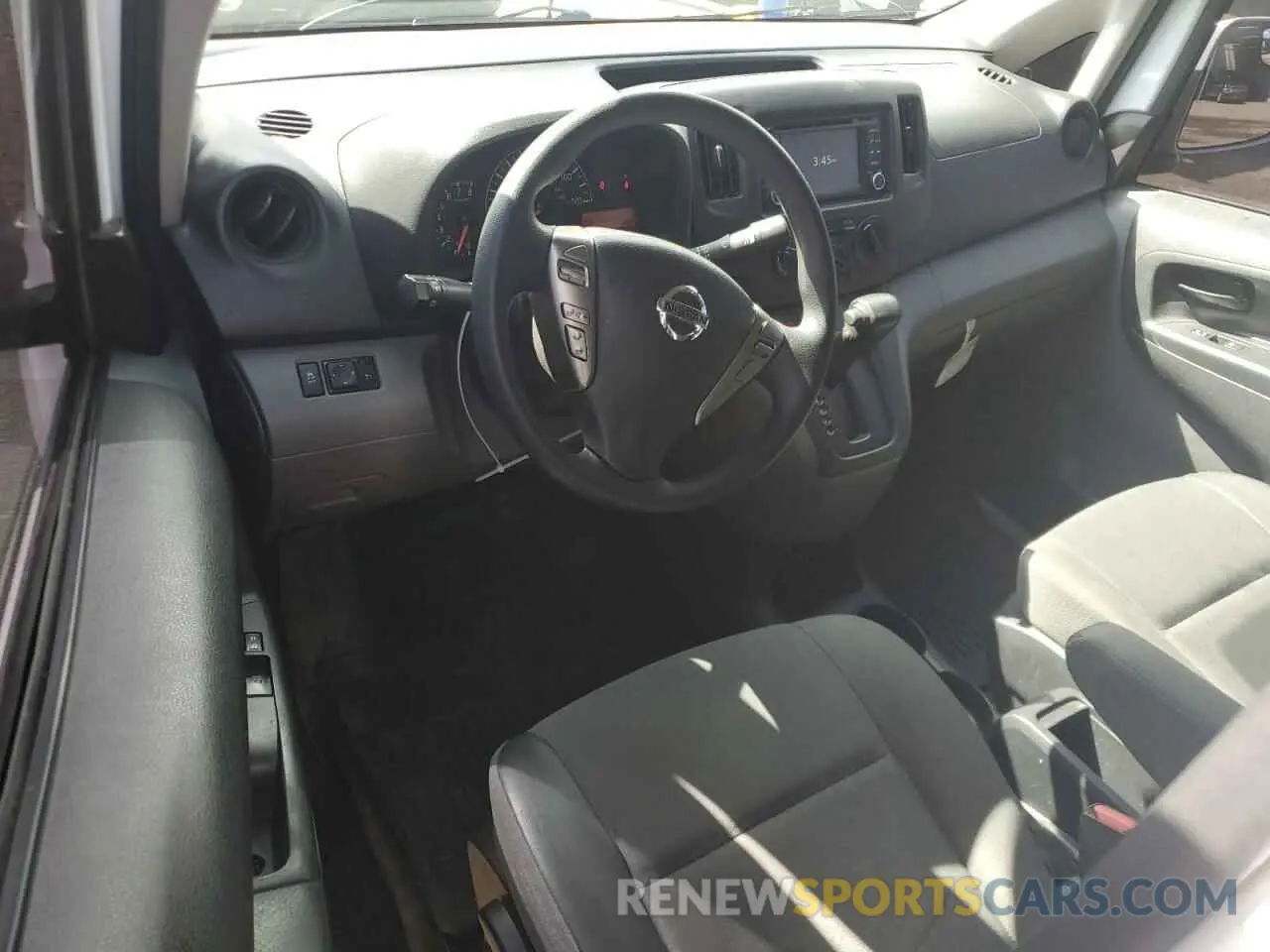 8 fotografías del automóvil dañado 3N6CM0KN8KK694150 NISSAN NV 2019