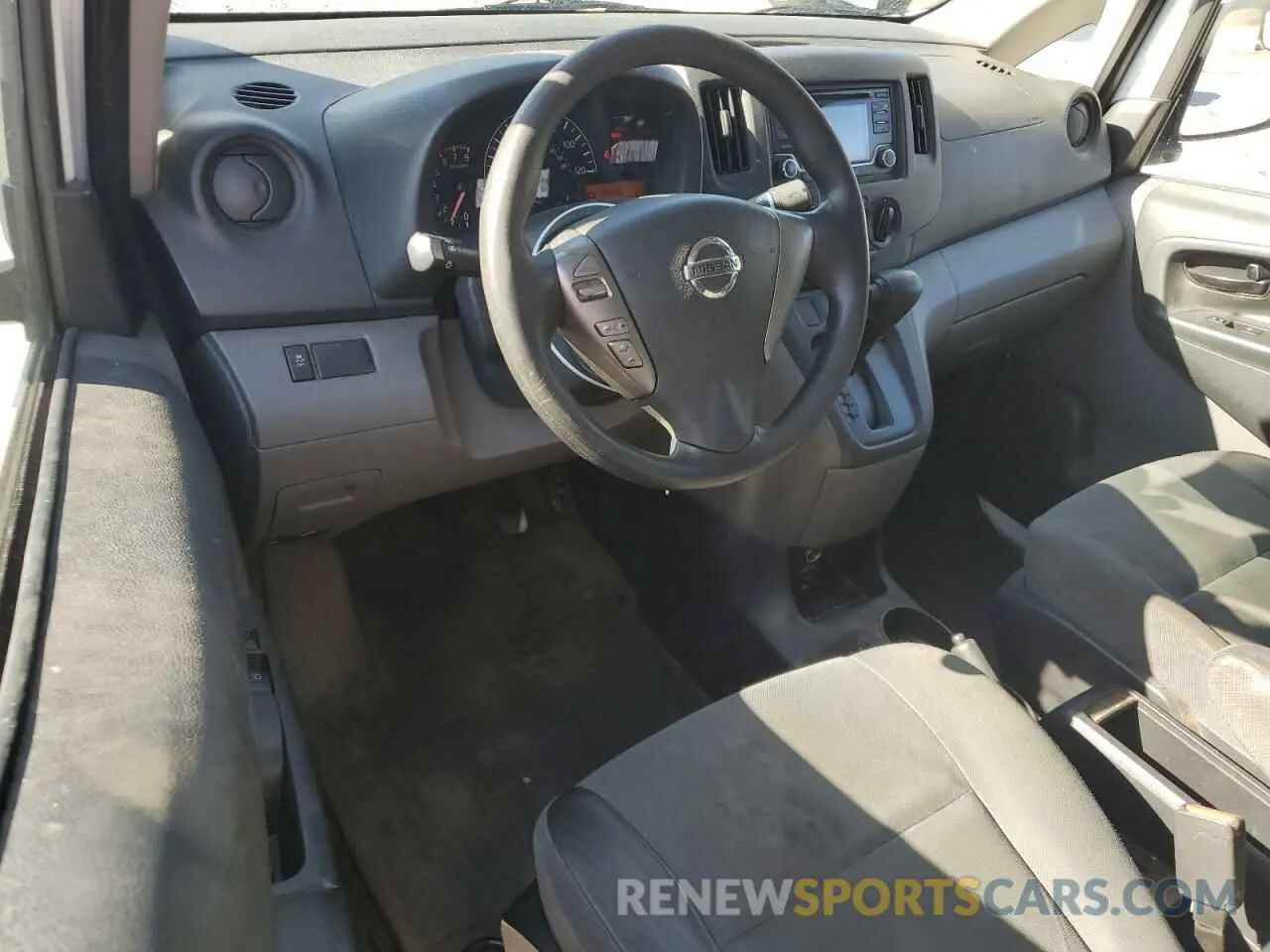 8 fotografías del automóvil dañado 3N6CM0KN8KK705504 NISSAN NV 2019