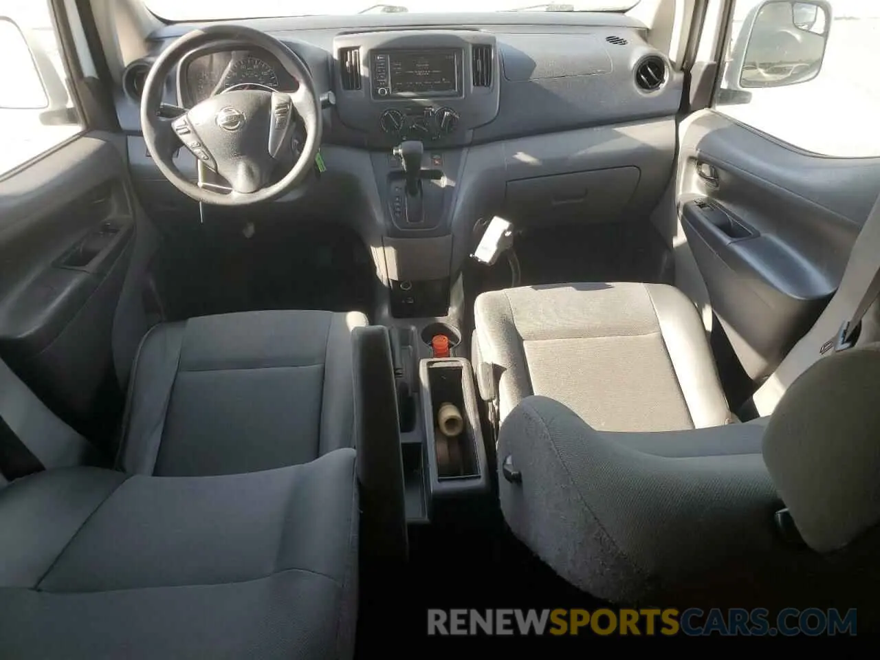 8 fotografías del automóvil dañado 3N6CM0KN0LK707815 NISSAN NV 2020