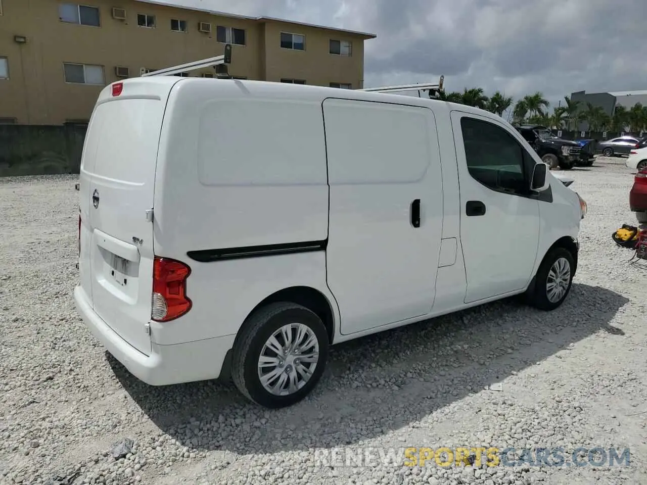 3 fotografías del automóvil dañado 3N6CM0KN0LK708916 NISSAN NV 2020