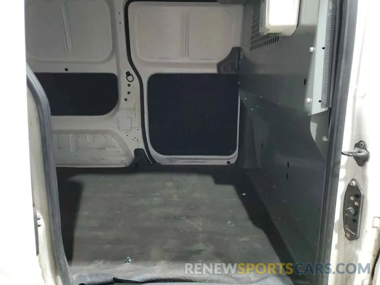 11 fotografías del automóvil dañado 3N6CM0KN3LK691223 NISSAN NV 2020