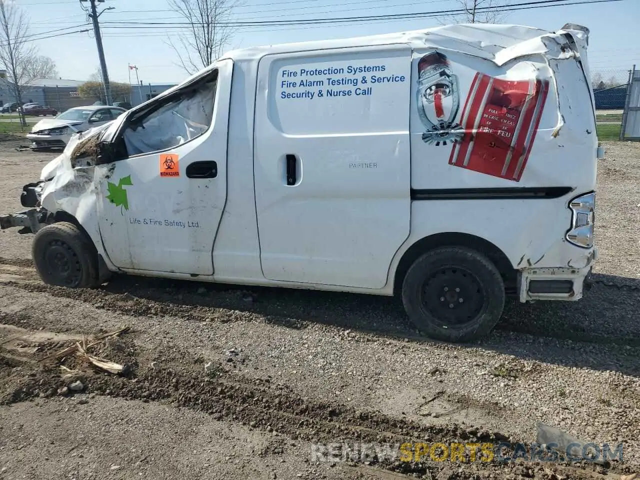 2 fotografías del automóvil dañado 3N6CM0KN4LK710541 NISSAN NV 2020