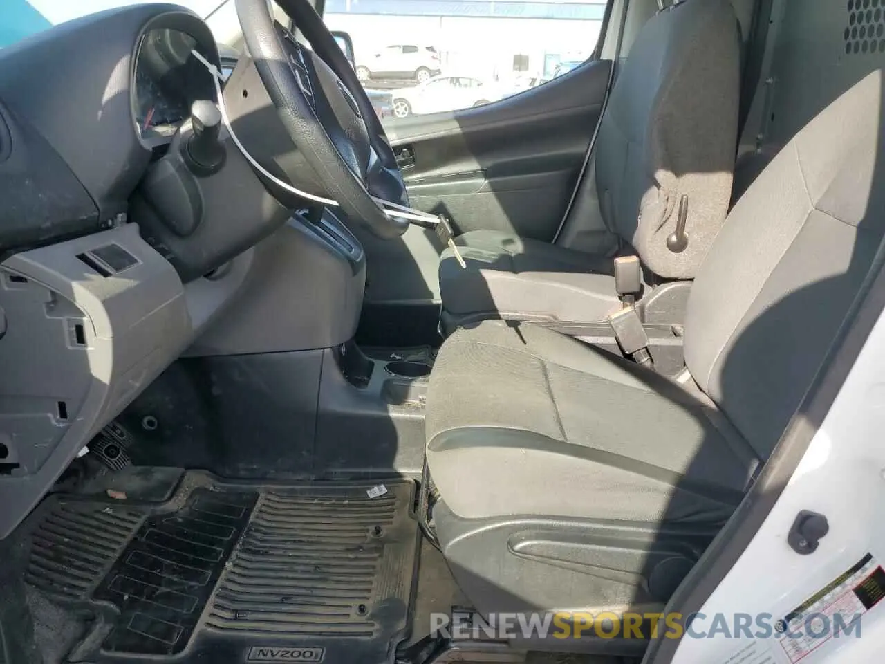 7 fotografías del automóvil dañado 3N6CM0KN7LK709092 NISSAN NV 2020