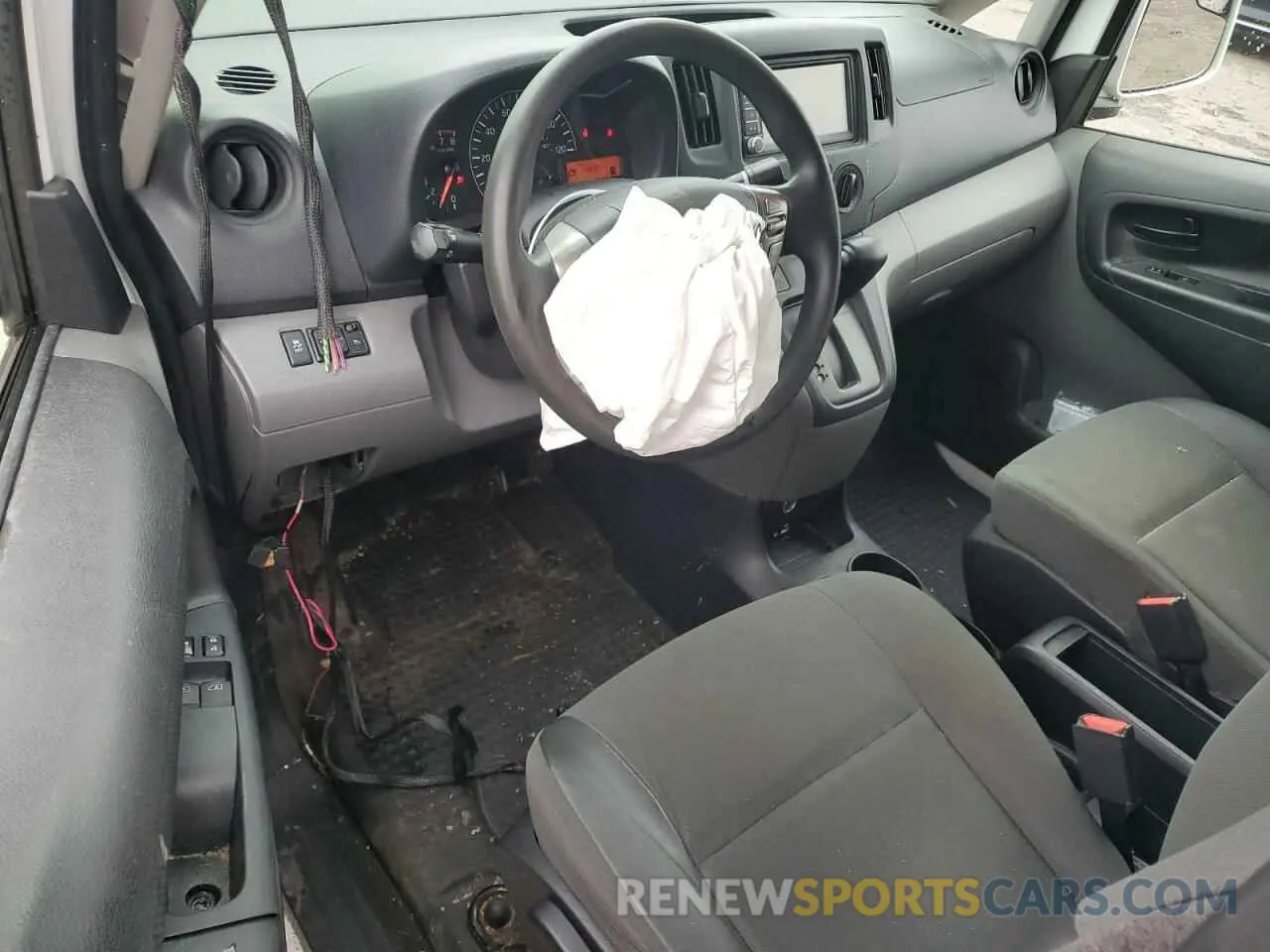 8 fotografías del automóvil dañado 3N6CM0KN9LK709188 NISSAN NV 2020