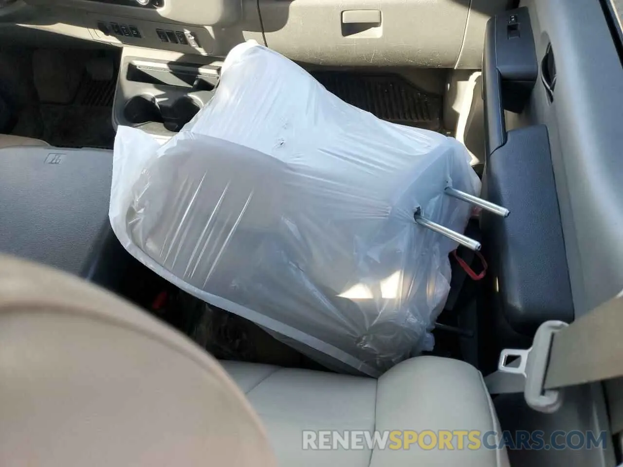 12 fotografías del automóvil dañado 5BZAF0AA0LN850597 NISSAN NV 2020
