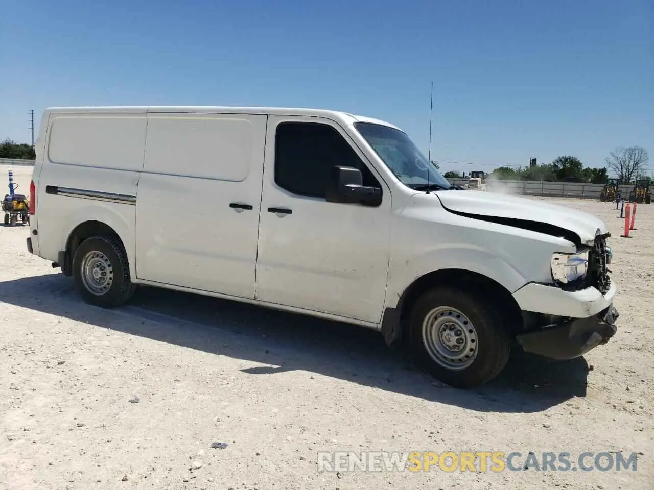 4 fotografías del automóvil dañado 1N6BF0KY1MN805408 NISSAN NV 2021