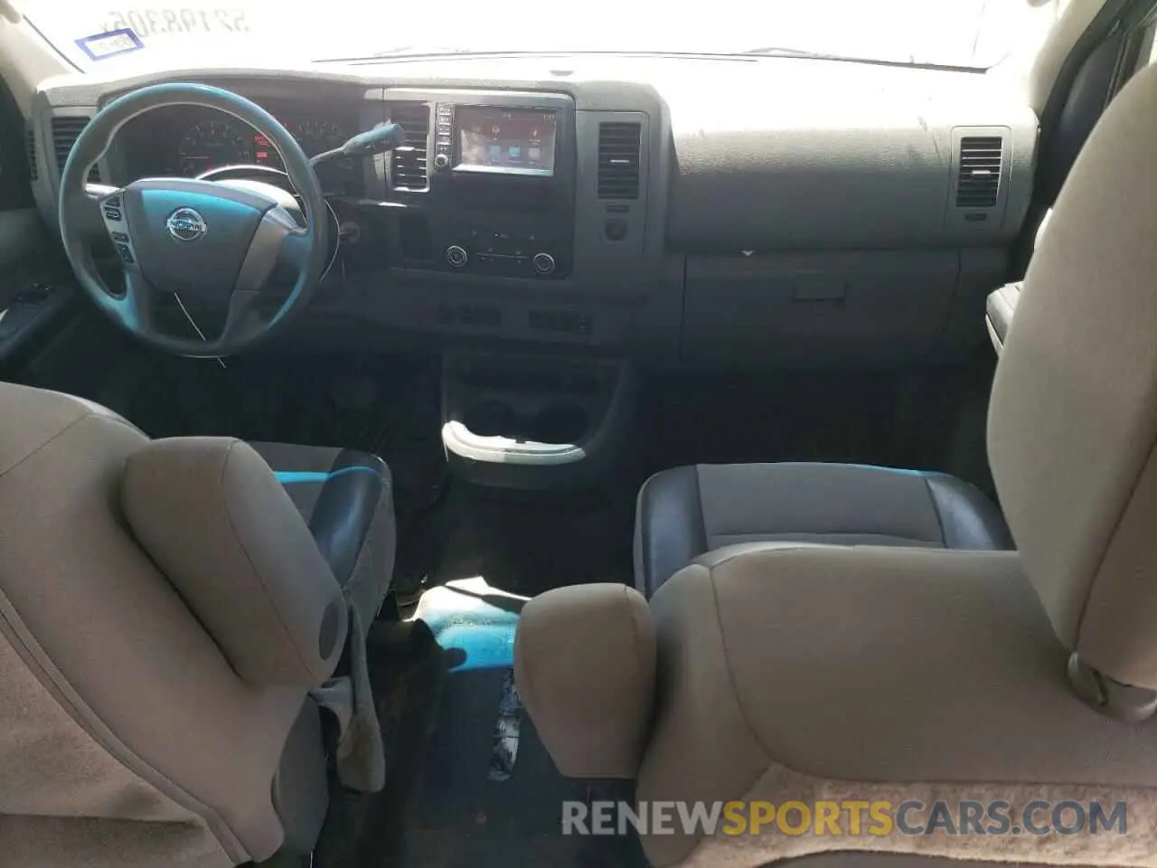 8 fotografías del automóvil dañado 1N6BF0KY1MN805408 NISSAN NV 2021
