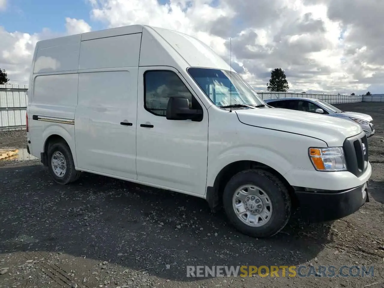 4 fotografías del automóvil dañado 1N6BF0LY2MN810244 NISSAN NV 2021
