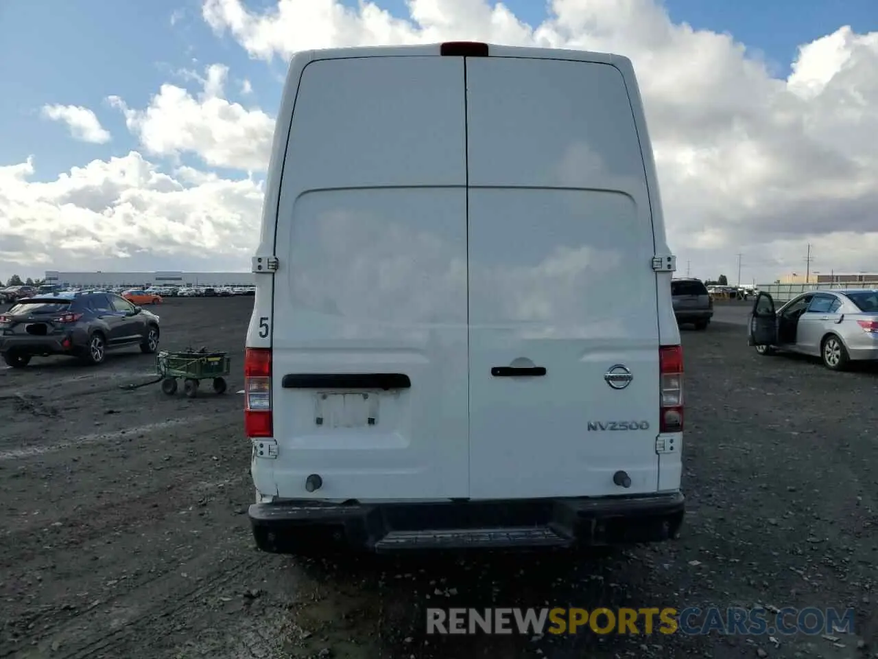6 fotografías del automóvil dañado 1N6BF0LY2MN810244 NISSAN NV 2021