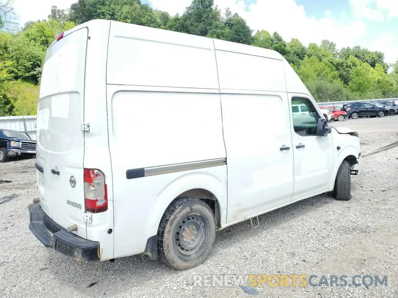 3 fotografías del automóvil dañado 1N6BF0LY4MN806857 NISSAN NV 2021