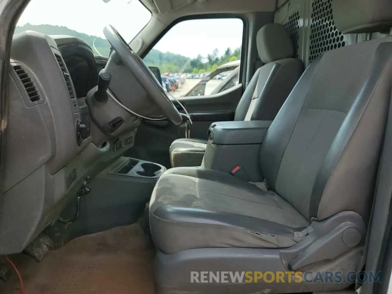 7 fotografías del automóvil dañado 1N6BF0LY4MN806857 NISSAN NV 2021