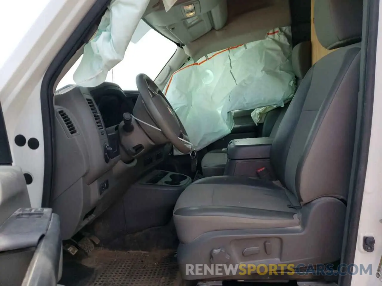 7 fotografías del automóvil dañado 1N6BF0LY5MN805944 NISSAN NV 2021