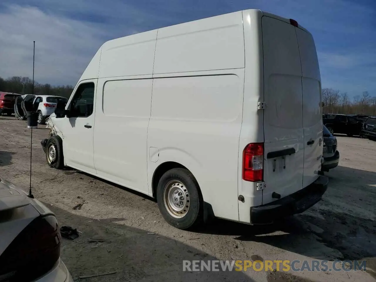 2 fotografías del automóvil dañado 1N6BF0LY8MN800799 NISSAN NV 2021