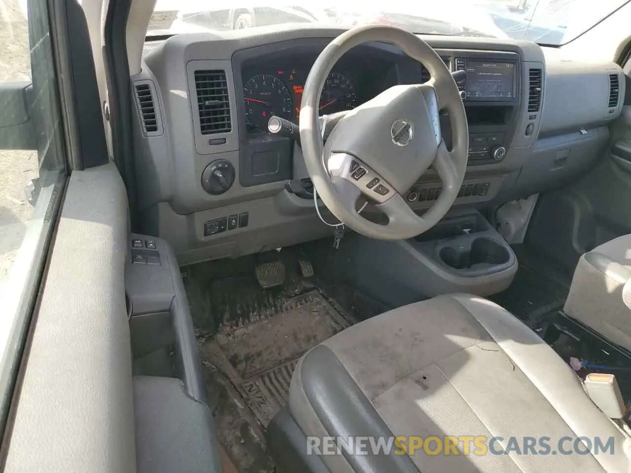 8 fotografías del automóvil dañado 1N6BF0LY8MN800799 NISSAN NV 2021