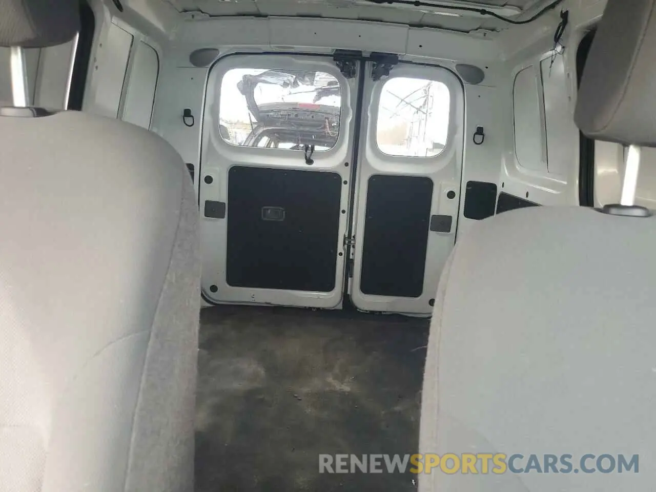 10 fotografías del automóvil dañado 3N6CM0KN7MK707361 NISSAN NV 2021