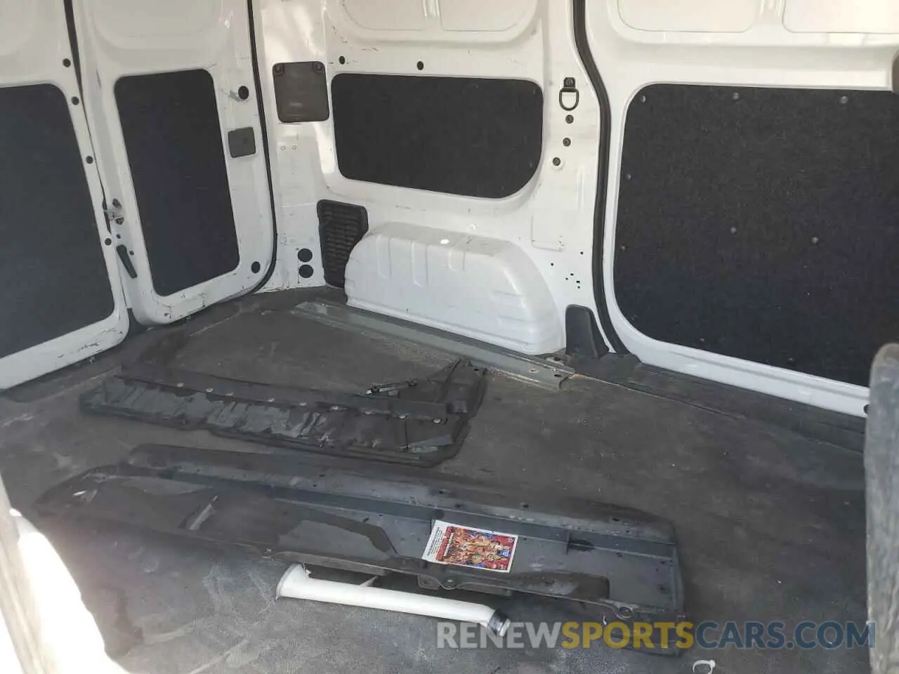 11 fotografías del automóvil dañado 3N6CM0KN8MK697939 NISSAN NV 2021