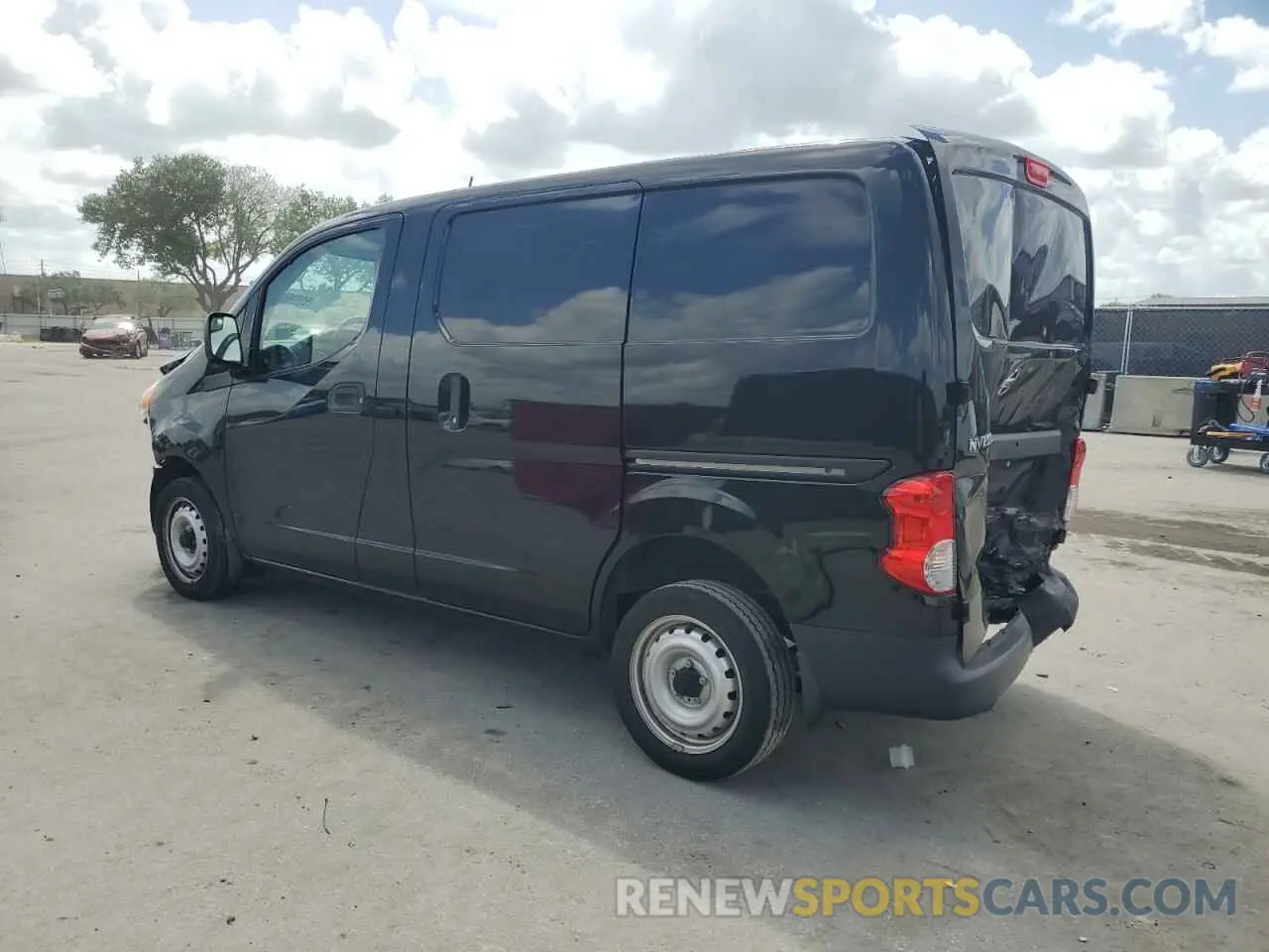2 fotografías del automóvil dañado 3N6CM0KN9MK695939 NISSAN NV 2021