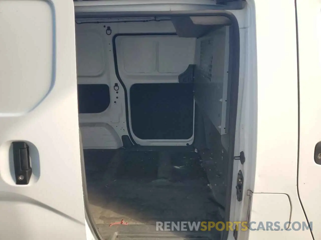 11 fotografías del automóvil dañado 3N6CM0KNXMK691110 NISSAN NV 2021