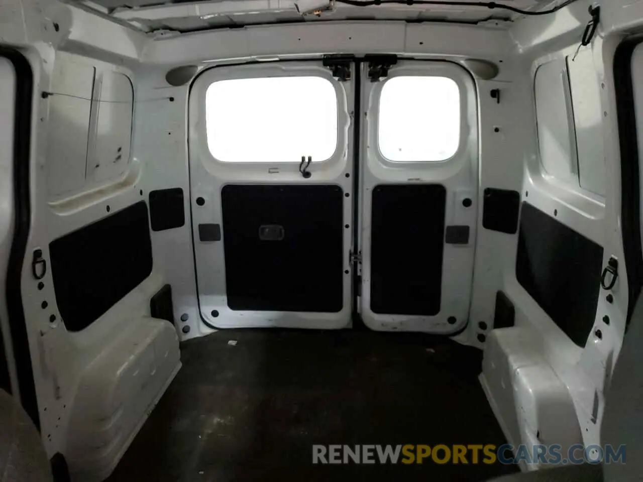 10 fotografías del automóvil dañado 3N6CM0KNXMK705250 NISSAN NV 2021