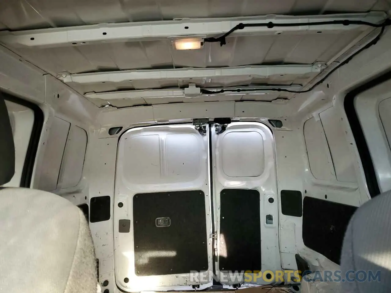 10 fotografías del automóvil dañado 3N6CM0KNXMK707189 NISSAN NV 2021