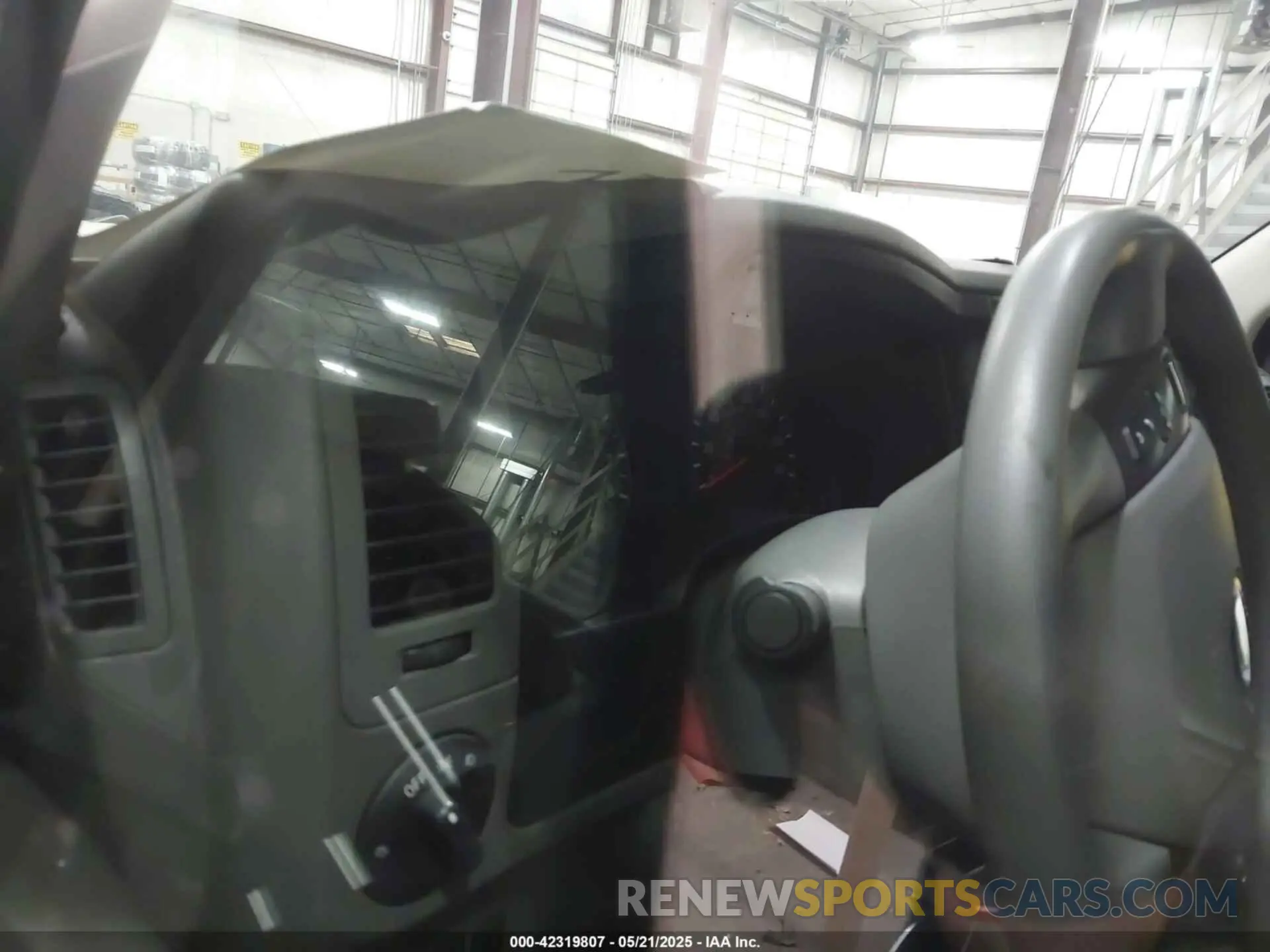 14 fotografías del automóvil dañado 1N6BF0KM3KN800446 NISSAN NV CARGO NV1500 2019