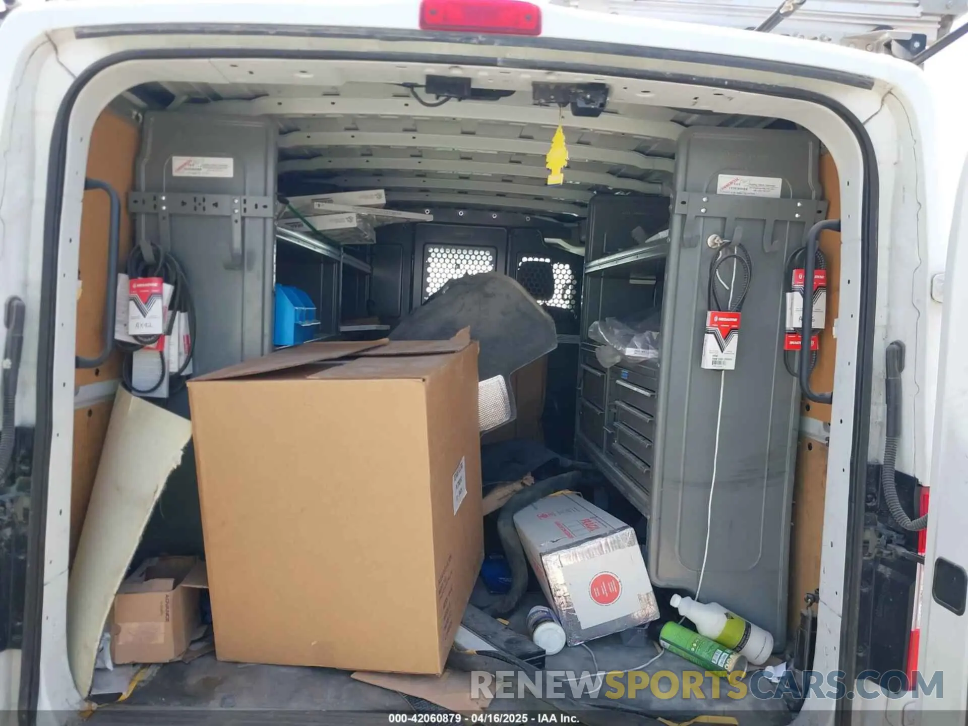 8 fotografías del automóvil dañado 1N6BF0KM0LN810613 NISSAN NV CARGO NV1500 2020