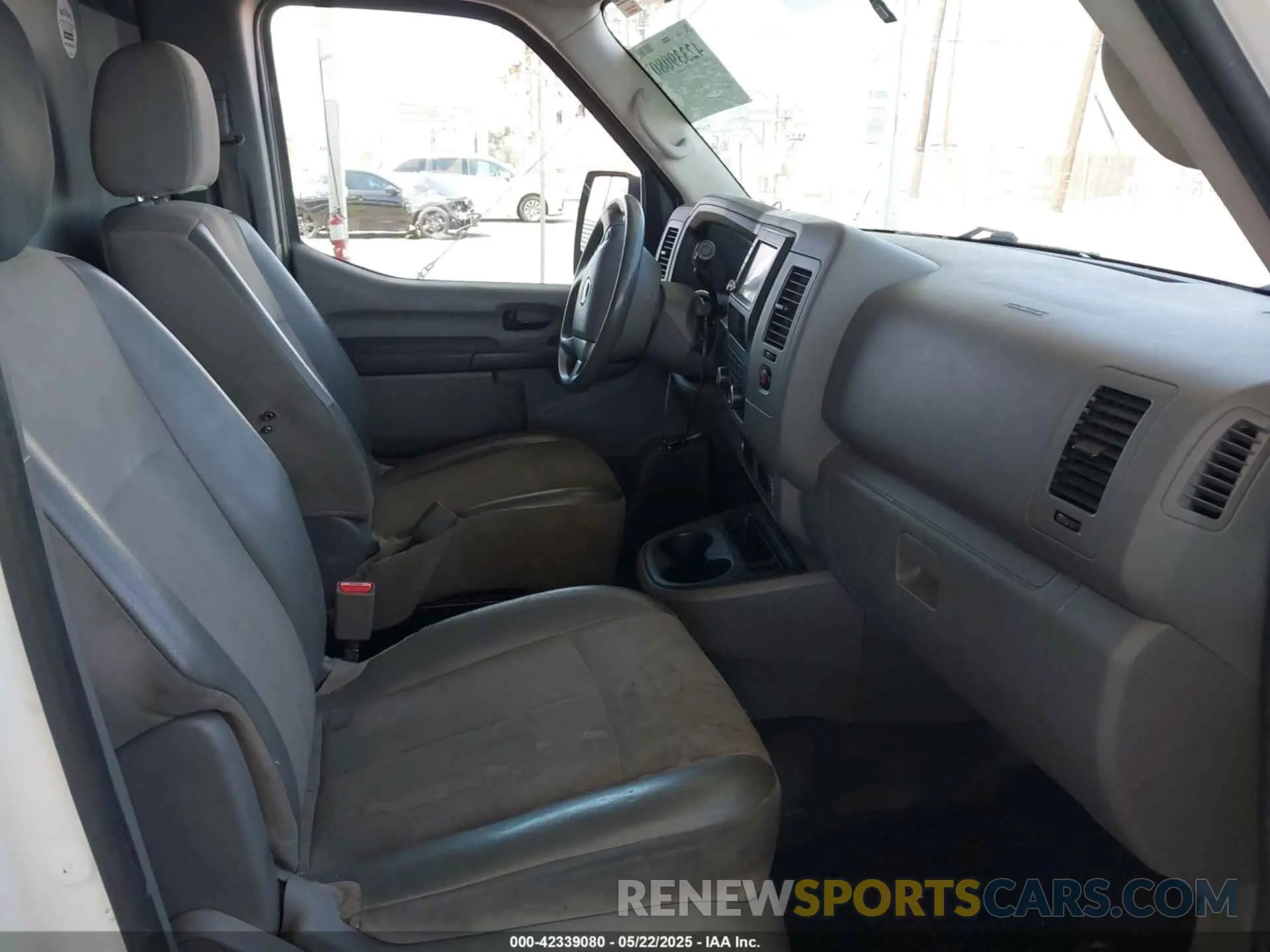 5 fotografías del automóvil dañado 1N6BF0KM6LN800250 NISSAN NV CARGO NV1500 2020
