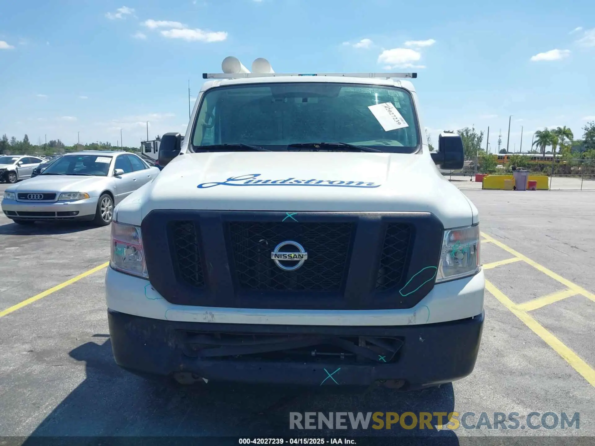 12 fotografías del automóvil dañado 1N6BF0KM6LN800927 NISSAN NV CARGO NV1500 2020