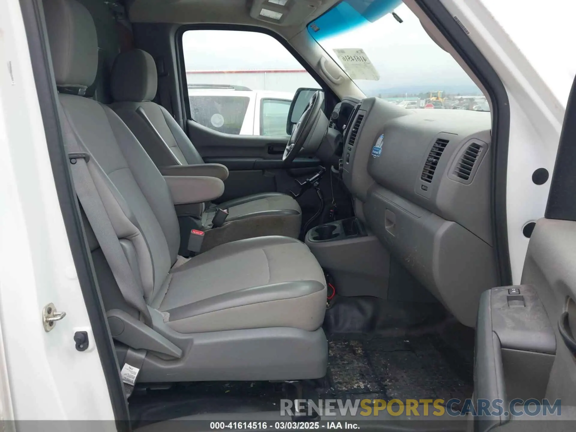 5 fotografías del automóvil dañado 1N6BF0KM7MN800257 NISSAN NV CARGO NV1500 2021