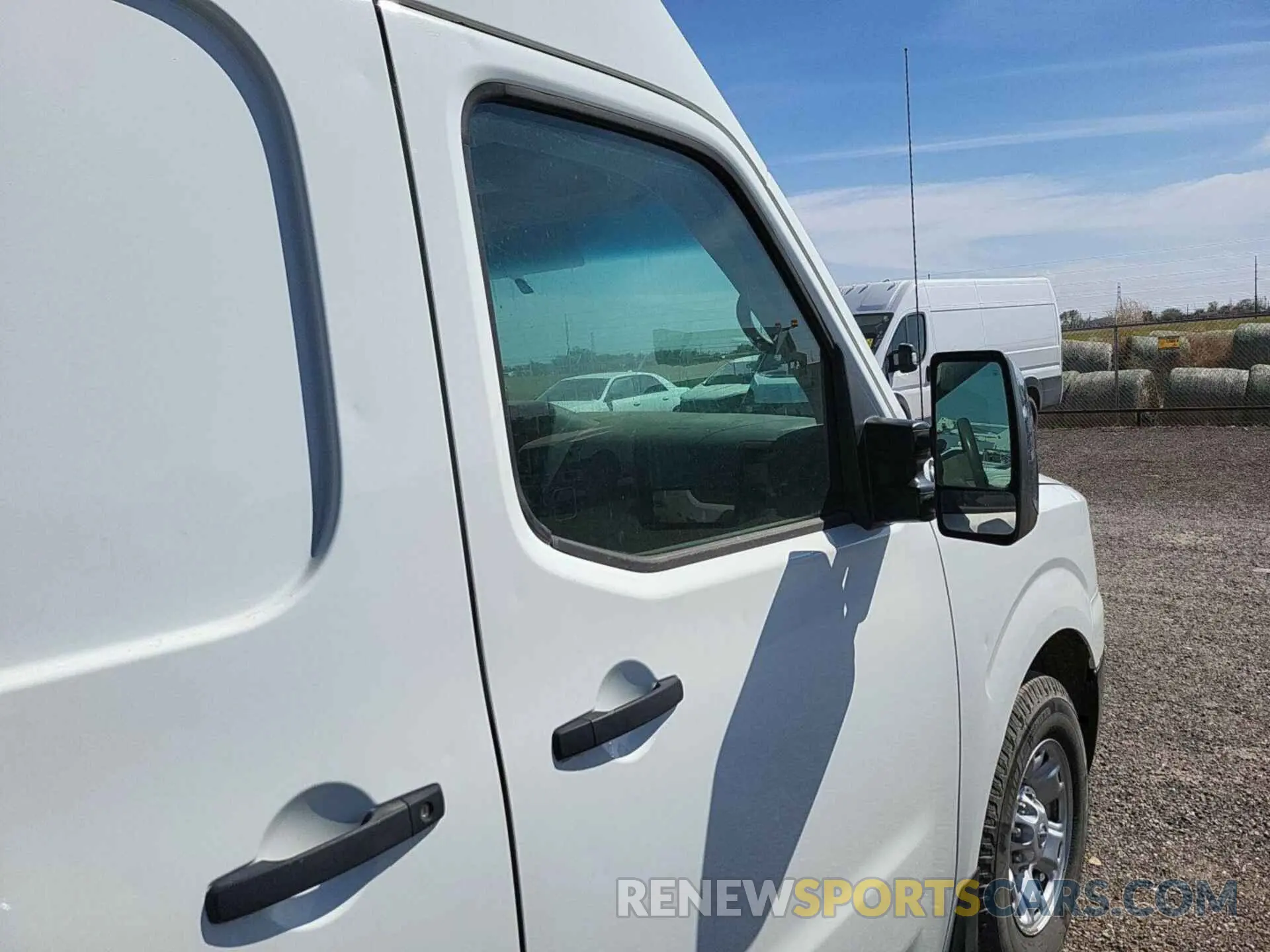 10 fotografías del automóvil dañado 1N6AF0LY4KN806284 NISSAN NV CARGO NV2500 HD 2019