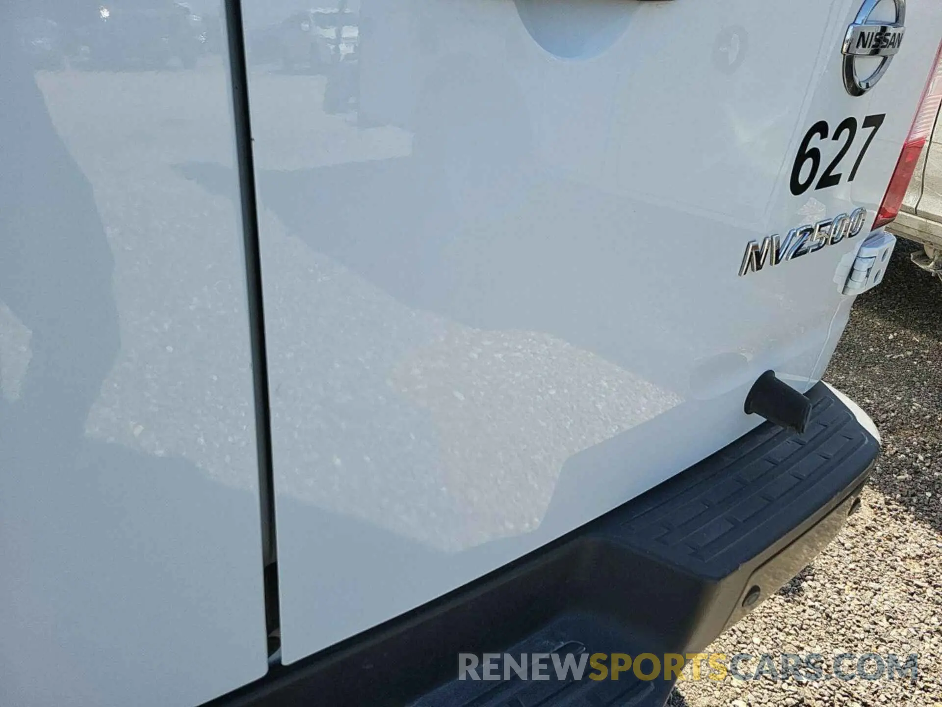 5 fotografías del automóvil dañado 1N6AF0LY4KN806284 NISSAN NV CARGO NV2500 HD 2019